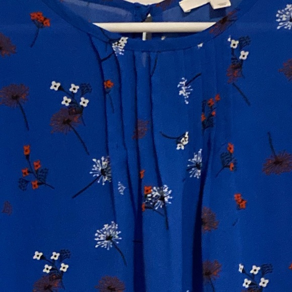 Fun 2 Fun Women’s Blue Pleated Cap Sleeve Blouse with Bib Collar Sz. Medium - Picture 2 of 9